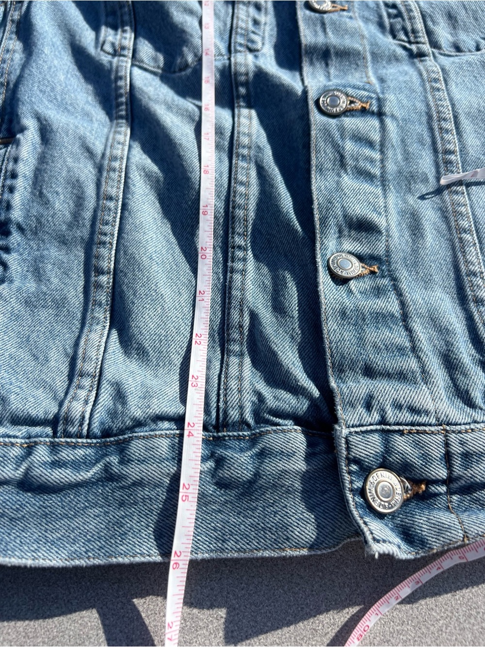 H&M Light Blue Denim Jacket with Contrast Stitching - Picture 8 of 9